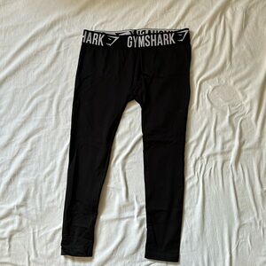 Black cropped Gymshark leggings.